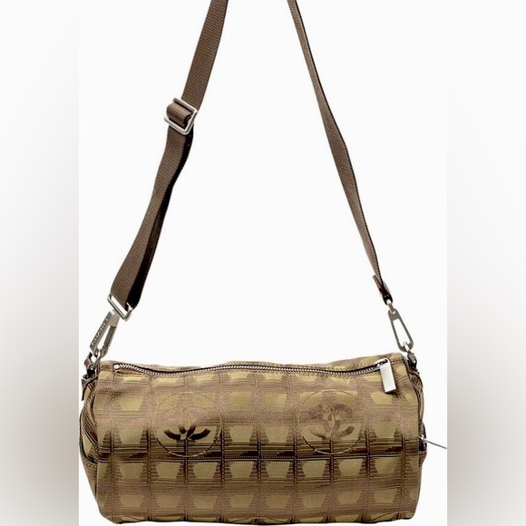 CHANEL 2002-2003 CRUISE LINE CROSSBODY BAG KHAKI GREEN NYLON - Picture 2 of 3